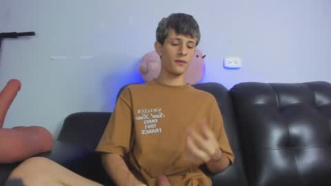 Snapshot of boysweet_boys chatting on 01/07/25, 07:49 Paul and Max online show from 01/07/25, 07:49