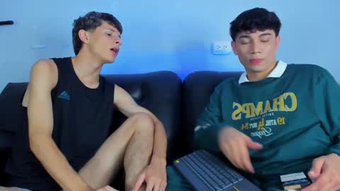 Snapshot of boysweet_boys chatting on 01/28/25, 09:19 Paul and Max online show from 01/28/25, 09:19