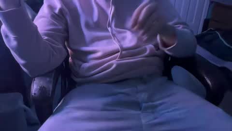 Snapshot of boytoybenny chatting on 10/05/25, 08:56 BoyToyBenny online show from 10/05/25, 08:56