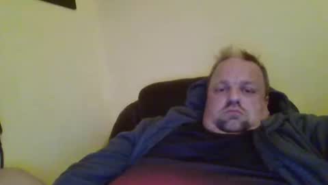 Snapshot of boyz2whyz chatting on 09/21/25, 11:06 boyz2whyz online show from 09/21/25, 11:06