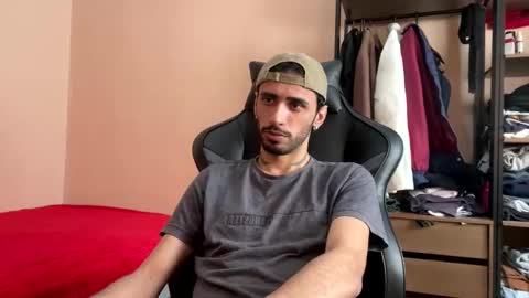 Snapshot of boyzinm2 chatting on 01/13/26, 12:32 boyzinm2 online show from 01/13/26, 12:32