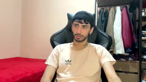 Snapshot of boyzinm2 chatting on 01/14/26, 04:51 boyzinm2 online show from 01/14/26, 04:51