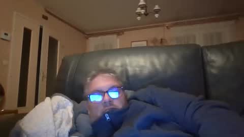 bozo81 online show from 10/24/25, 07:43