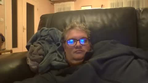 bozo81 online show from 11/15/25, 06:00