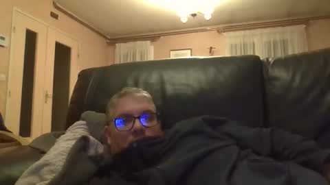 bozo81 online show from 11/19/25, 07:03