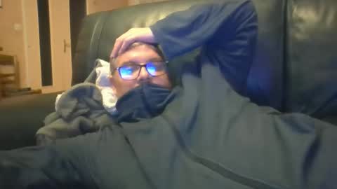 bozo81 online show from 12/04/25, 04:48