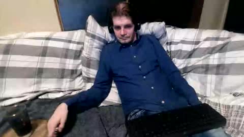 Snapshot of bponie1 chatting on 11/22/25, 01:37 bponie1 online show from 11/22/25, 01:37