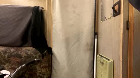 Snapshot of braboy4 chatting on 02/24/25, 02:04 braboy4 online show from 02/24/25, 02:04