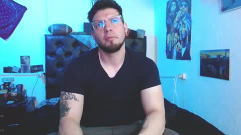 brad hot boy online show from 12/17/25, 03:18