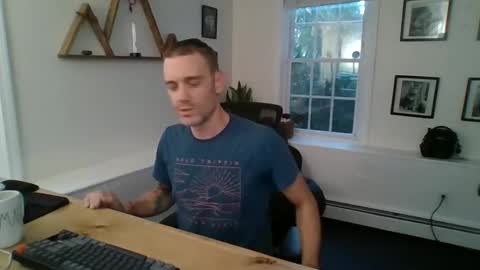 Snapshot of bradbronton chatting on 10/24/25, 11:28 BradBronton online show from 10/24/25, 11:28