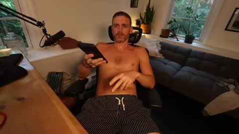 Snapshot of bradbronton chatting on 07/12/26, 11:23 BradBronton online show from 07/12/26, 11:23
