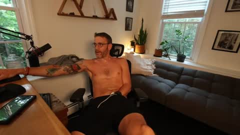 Snapshot of bradbronton chatting on 07/13/26, 11:24 BradBronton online show from 07/13/26, 11:24