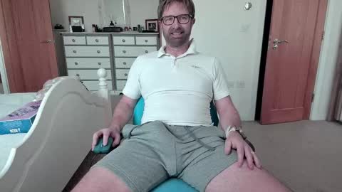 bradley77777 online show from 02/17/25, 11:13