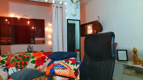 Bradley Martinez online show from 02/02/25, 04:05