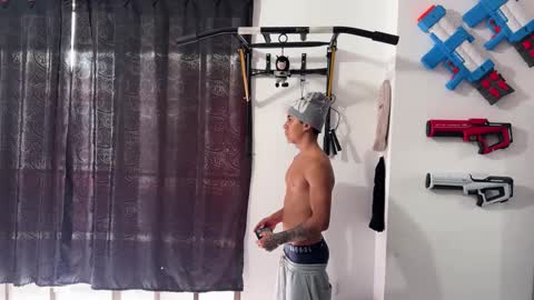 Snapshot of bradley_strong_ chatting on 10/09/25, 04:16 Bradley Strong online show from 10/09/25, 04:16