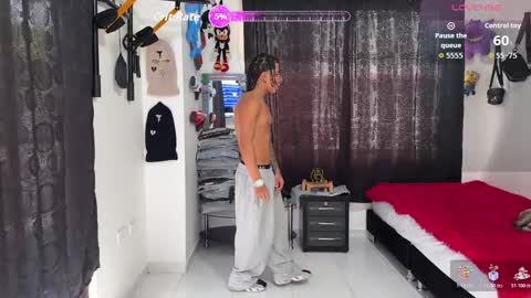 Snapshot of bradley_strong_ chatting on 11/15/25, 04:36 Bradley Strong online show from 11/15/25, 04:36