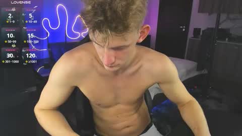 Snapshot of bradmaloney chatting on 10/28/25, 08:33 brad maloney online show from 10/28/25, 08:33