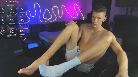 Snapshot of bradmaloney chatting on 11/21/25, 07:23 brad maloney online show from 11/21/25, 07:23