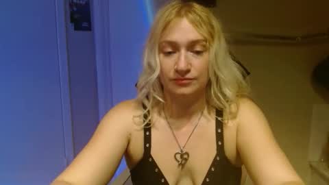 Snapshot of braindeadbetty chatting on 05/17/26, 03:37 i am a naughty jedi knight online show from 05/17/26, 03:37