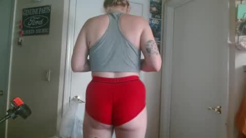 Snapshot of braindeadbetty chatting on 06/29/26, 01:00 i am a naughty jedi knight online show from 06/29/26, 01:00