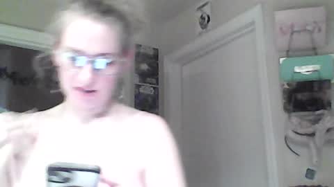 Snapshot of braindeadbetty chatting on 07/23/26, 03:15 i am a naughty jedi knight online show from 07/23/26, 03:15