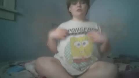 Snapshot of brainwashedbubbles chatting on 12/18/25, 02:39 bubbles online show from 12/18/25, 02:39