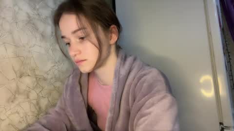 Kate online show from 03/25/26, 06:47