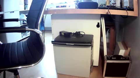 Snapshot of bram27370 chatting on 12/24/24, 12:44 bram27370 online show from 12/24/24, 12:44