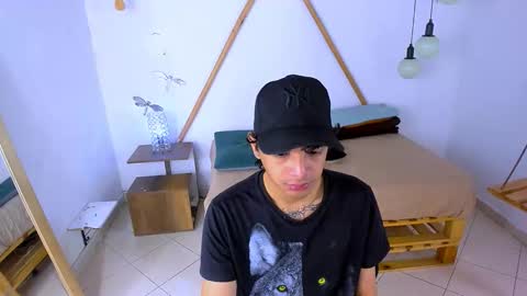 Snapshot of brand_hades chatting on 10/14/25, 07:03 B R A N D online show from 10/14/25, 07:03