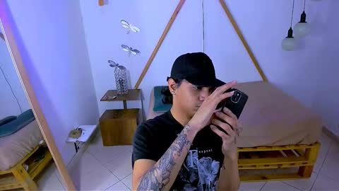 Snapshot of brand_hades chatting on 11/02/25, 02:25 B R A N D online show from 11/02/25, 02:25