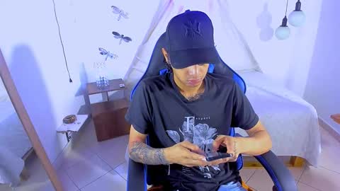 Snapshot of brand_hades chatting on 11/05/25, 12:27 B R A N D online show from 11/05/25, 12:27