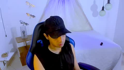 Snapshot of brand_hades chatting on 11/13/25, 02:49 B R A N D online show from 11/13/25, 02:49