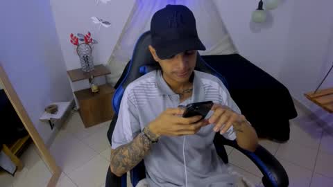 Snapshot of brand_hades chatting on 01/06/26, 04:38 B R A N D online show from 01/06/26, 04:38