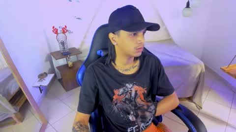 Snapshot of brand_hades chatting on 01/08/26, 05:43 B R A N D online show from 01/08/26, 05:43