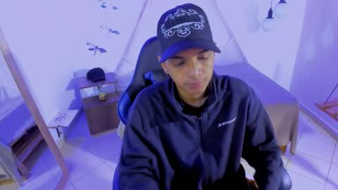 Snapshot of brand_hades chatting on 01/13/26, 05:18 B R A N D online show from 01/13/26, 05:18