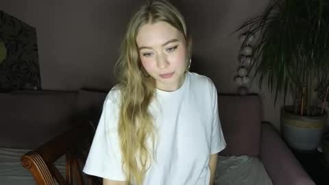 Snapshot of brandaany chatting on 11/13/25, 03:22 brandaany online show from 11/13/25, 03:22