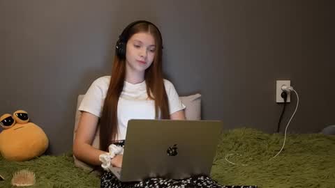 Alice online show from 12/01/25, 02:11