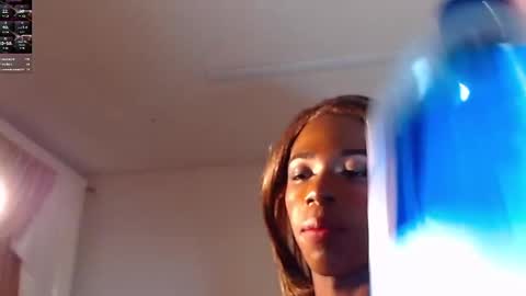 Snapshot of brandi_ross_ chatting on 01/17/25, 11:07 Brandy online show from 01/17/25, 11:07