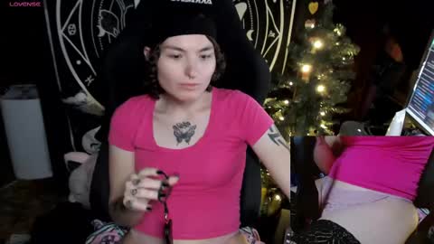 Snapshot of brandiwrld999 chatting on 12/18/24, 04:42 BrandiWRLD999 online show from 12/18/24, 04:42