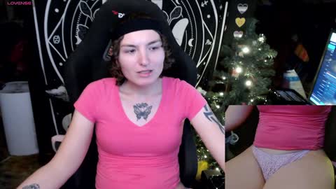 Snapshot of brandiwrld999 chatting on 12/28/24, 03:04 BrandiWRLD999 online show from 12/28/24, 03:04