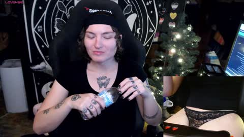 Snapshot of brandiwrld999 chatting on 12/31/24, 09:50 BrandiWRLD999 online show from 12/31/24, 09:50