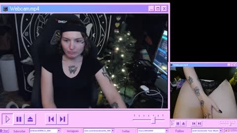 Snapshot of brandiwrld999 chatting on 01/11/25, 01:59 BrandiWRLD999 online show from 01/11/25, 01:59