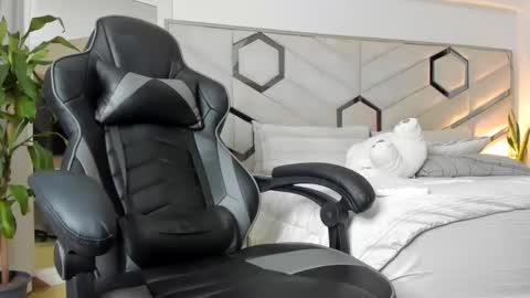 Brandon and Nath online show from 02/02/25, 03:54