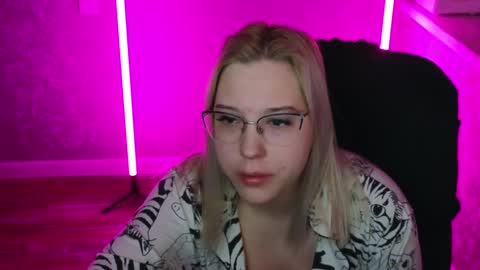 Belle  online show from 12/27/24, 01:43