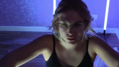 Belle  online show from 01/17/25, 05:21