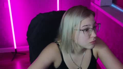 Belle  online show from 02/01/25, 02:47