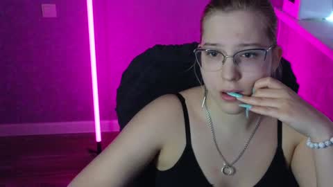 Belle  online show from 02/02/25, 06:15