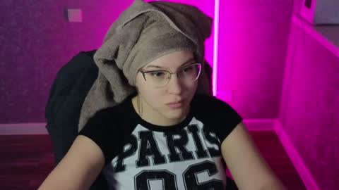 Belle  online show from 02/03/25, 02:58