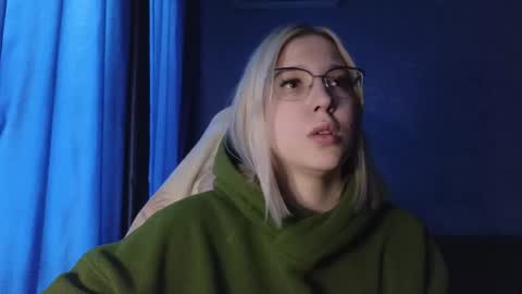 Belle  online show from 09/15/25, 08:36