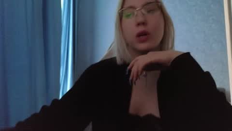 Belle  online show from 10/20/25, 05:52